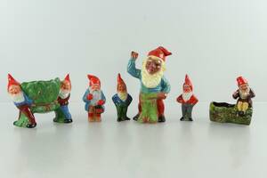TOMTEFIGURINER, 4 st, samt krukor, 2 st