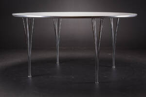 Arne Jacobsen. Cirkulært spisebord