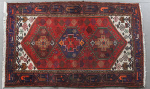 Orientalisk handknuten matta, Iransk 205 x 128 cm.
