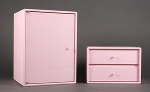 Peter J. Lassen. To Montana moduler m låge og skuffer, D 30 2