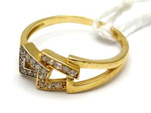 Ring, med stenar