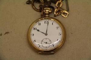 Fickur medföljer 3 fickurskedjor