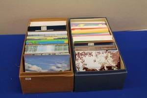 Parti vykort bla med frimärken posten