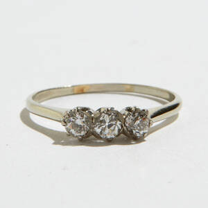 Ring 14 k vitguld diamanter