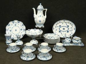 Royal Copenhagen, Kaffeeservice Musselmalet 27