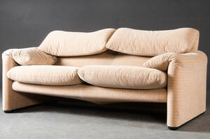 Vico Magistretti, Sofa Maralunga von Cassina in Stoff