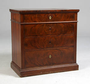 Kommode af mahogny. 1800-tallet