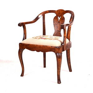 KARMSTOL MED BRODERAD SITS, 1900-talets första hälft.