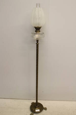 Golvfotogenlampa