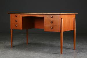 Skrivebord af teak, 1960erne