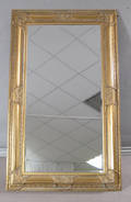 Stort figurspejl i ramme af guldbe´malet træ 200x120 cm
