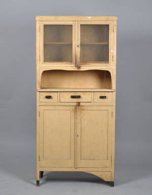 Köksskåp, 1900-talets första hälft.