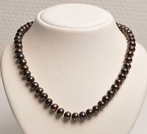 Collier med  kobberfarvede ferskvands kulturperler