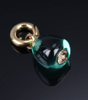 Ole Lynggaard. Sweet Drops charm af 18 kt. rødguld med grøn kvarts og brillant 