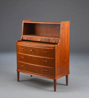 Møbelproducent. Sekretær af teaktræ