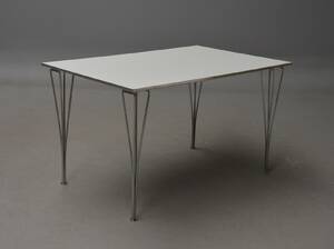 Piet Hein  Bruno Mathsson. Bord rektangulært med spændben, L. 120 cm.