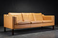 Dansk møbelproducent. Tre-pers. sofa betrukket med læder