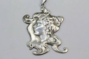 Hängsmycke Jugendstil