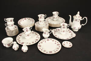 Royal Albert. Sweet Violets. Kaffe-  middagsstel 53