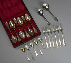 Diverse dele bestik af sølv, vægt 725 gr. 