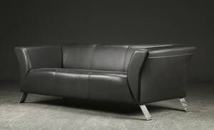 Tre-pers. sofa, sort læder Denne vare er sat til omsalg under nyt varenummer 4814820