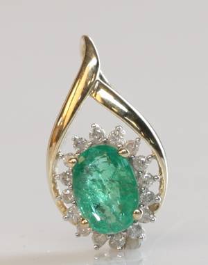 Smaragd- og diamantvedhæng