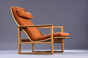 Børge Mogensen. Højrygget lænestol af eg, Slædestol, model 2254