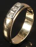 Ring af 14 kt. guld med diamanter