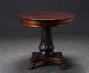 Ovalt bord af mahogni