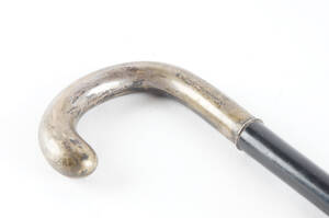 Käpp med silverhandtag. 
