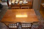 Matsalsbord i ek 4delar sidebord bruksslitage