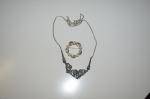 Brosch  Halsband i silver 11gr