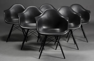 Charles Eames. Seks skalstole  armstole, model DAW 6