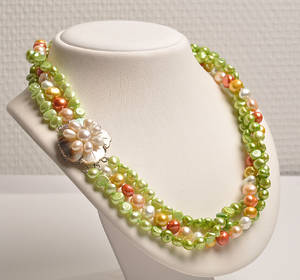 Collier med mix af ferskvands kulturperler