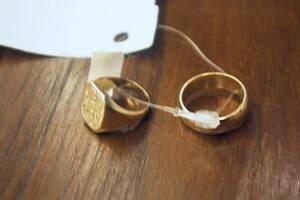 Klackring, slät ring 18 k. 12