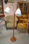 Golvlampa 2 arm