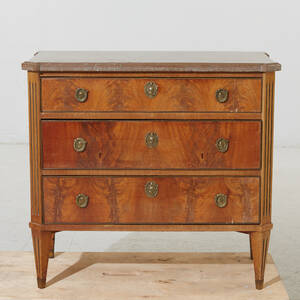 Byrå sengustaviask stil