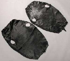 Indfarvet sort sælskind 2