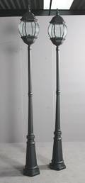 Par høje udendørs gadelygter, sort 2