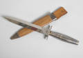 Dolk med silverskaft samt slida, England, ca 1900