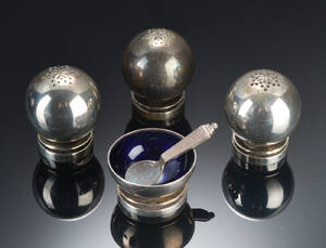 Georg Jensen krydderisæt Pyramide af sterlingsølv.