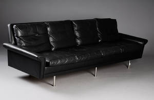 Dansk møbelproducent. Fire personers sofa af sort læder