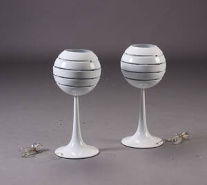 Par Manhattan bordlamper, hvidlakeret aluminium 2