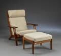 Hans J. Wegner. Højrygget lænestol, model GE-290A samt skammel, model GE-290S 2 