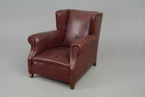 Större skinnfåtölj