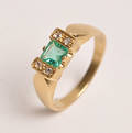 Vintagering med smaragd og rosenelsben diamanter