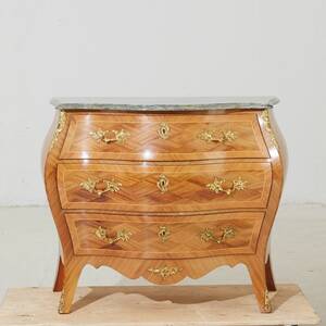 Byrå med stenskiva rokokostil