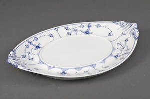 Kgl. Porcelæn, musselmalet underfad til terrin