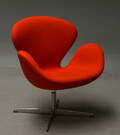 Arne Jacobsen. Lænestol Svanen, model 3320 