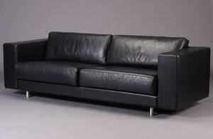 Erik Jørgensen. Tre-pers. sofa, sort skind
